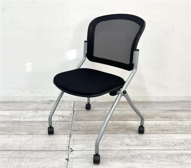【定価約2万円】【長時間の作業でも蒸れずらい背もたれメッシュのネスティングチェア！】■TOKIO/AMC-F4　■ネスティングチェア　■ブラック　■背メッシュ＋座クッション