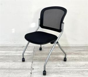 【定価約2万円】【長時間の作業でも蒸れずらい背もたれメッシュのネスティングチェア！】■TOKIO/AMC-F4　■ネスティングチェア　■ブラック　■背メッシュ＋座クッション