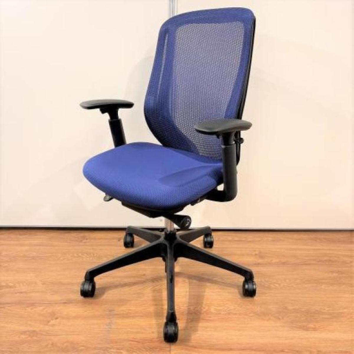 【美品】 シルフィーメッシュ okamura 肘付ハイバックチェア 中古】シルフィーメッシュ オカムラ/okamura 肘付ハイバック
