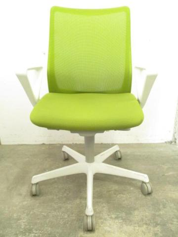 【中古】フルーエントチェア CB41WW-FKB5 オカムラ（okamura） 肘付ローバックチェア