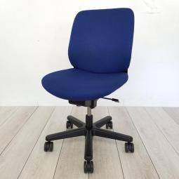 【5脚限定】【2025.08.06入荷予定】トルテチェア　ローバック　肘無し　■ディープブルー　オフィスバスターズ　梅田本店