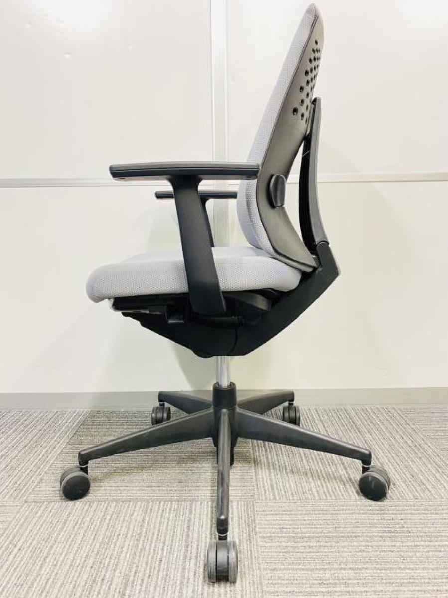 中古】ウィザード3 樹脂 コクヨ/KOKUYO 肘付ローバックチェア