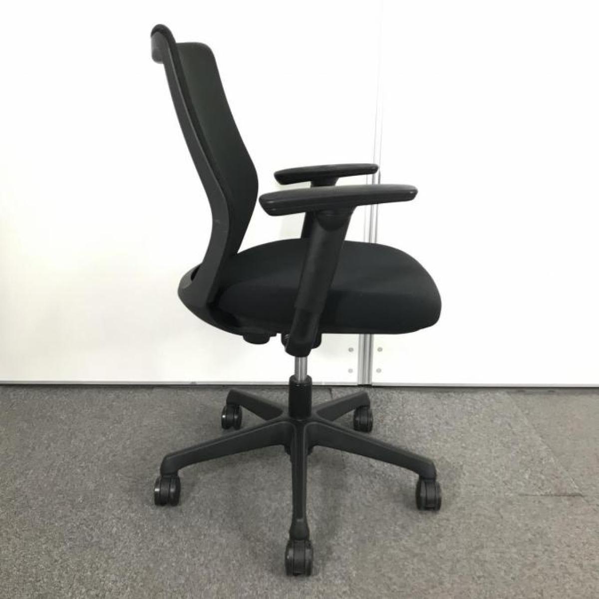 中古】CG-M メッシュ C532ZR FEA4 オカムラ/okamura 肘付ロー