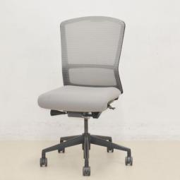 【1脚限定入荷！！】ウチダ製　エルフィメッシュチェア！！　オフィスを落ち着かせるグレーチェア
