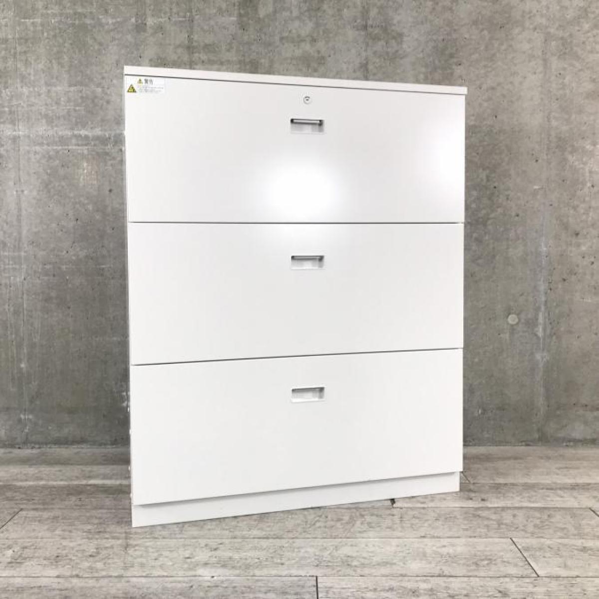 #送料無料（離島を除く以下要件あり）新品　無地ボード　幅1200x高900 スクエア オンオフ デイパック＜A DAY IN THE LIFE＞ | UNITED