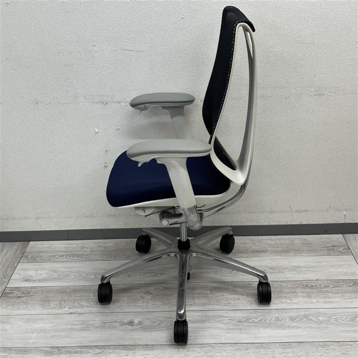 【美品】2020年製　オカムラ　サブリナ　ハイバック　ハンガー　デスクチェア 中古】サブリナ オカムラ/okamura 肘付ハイバックチェア 534679
