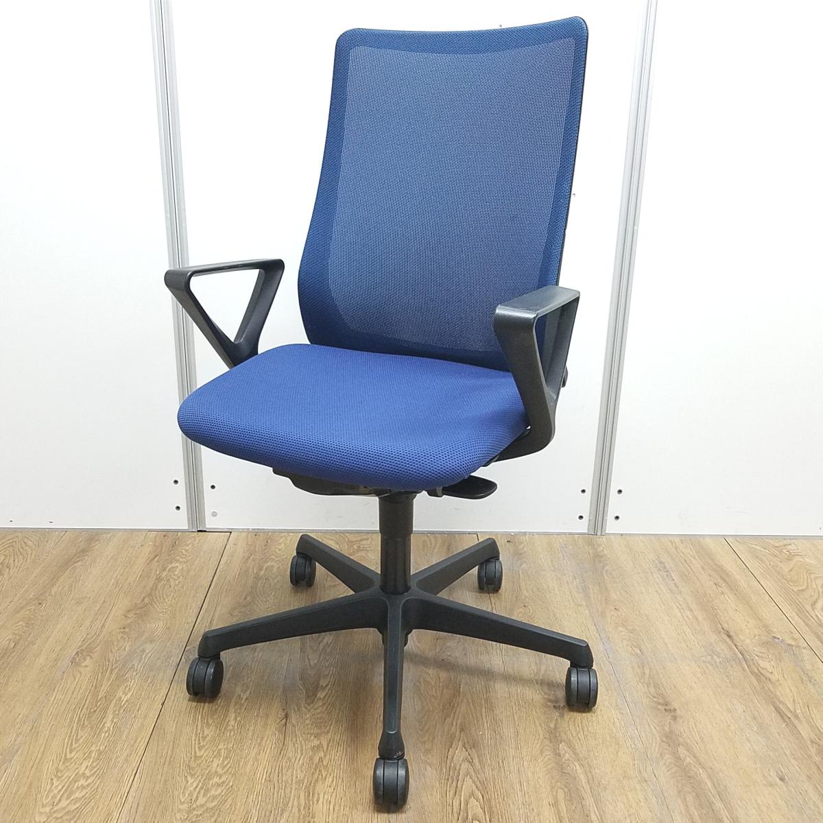 オカムラ製　フルーエントシリーズ　ブルー　ブラックフレーム　デザインアーム※固定肘肘　メッシュ　ハイバック　肘付きハイバックチェア！！
                        フルーエントチェア
                                    中古
            