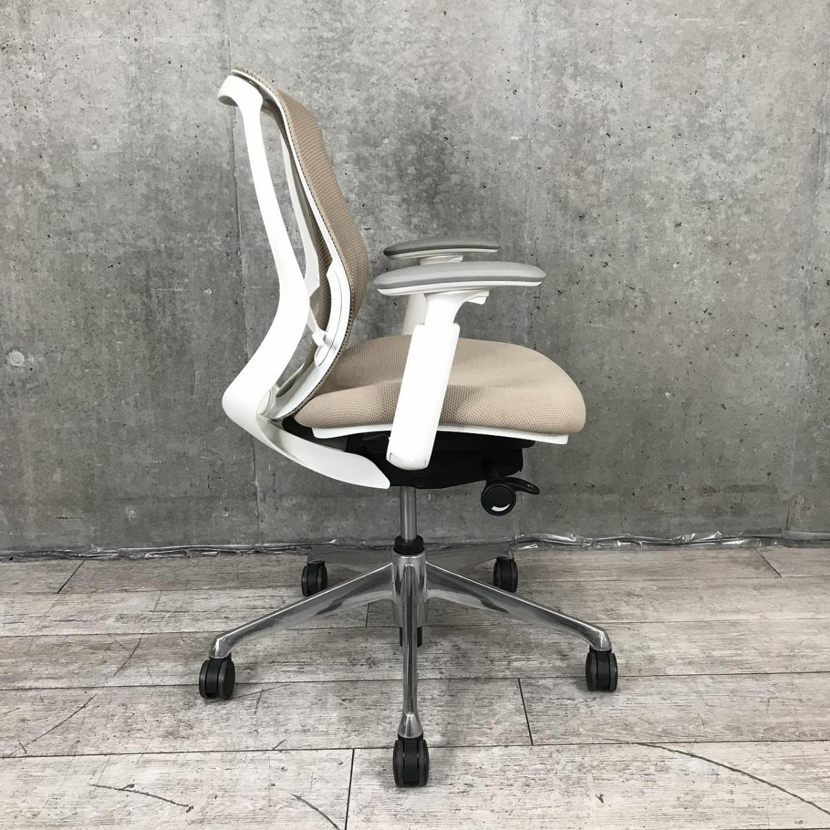 aw　オカムラ　シルフィーチェア　ローバック　固定肘　前傾機能　メッシュ　中古品 中古】シルフィーメッシュ オカムラ/okamura 肘付ローバック