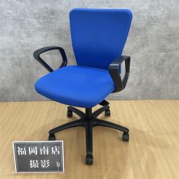【南】オカムラ製のオフィスチェア(事務椅子)【カロッツァチェア】が入荷！　＊福岡市拠点の「オフィスバスターズ福岡南店」は、福岡はもちろん、岡山・広島エリアにも対応しています。中古オフィス家具・チェア・デスク・複合機など一式手配可能。各地に特化した在庫とワンストップ対応で、起業・移転・レイアウト変更にしっかり対応し、岡山・広島でも安心の選択肢をご提供します。＊