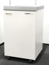 明光商会製のシュレッダー【IDシリーズ/ID431CP】が入荷しました！＊福岡市で中古オフィス家具をお探しなら、オフィスバスターズ福岡南店へ！
福岡市南区を拠点に、デスク・チェア・書庫・複合機など中古オフィス家具を一式ご提供。福岡市内のオフィス移転や起業、レイアウト変更もワンストップでサポートします。＊