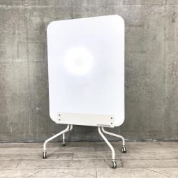 【両面使えてかさばらない！コンパクトサイズのホワイトボード！】/オススメ(おすすめ) /人気商品【弊社使用欄：A01027290】■自立式ホワイトボード　W890×H1515㎜　脚キャスター付き　※ボード固定タイプ/イトーキアクティバシリーズ