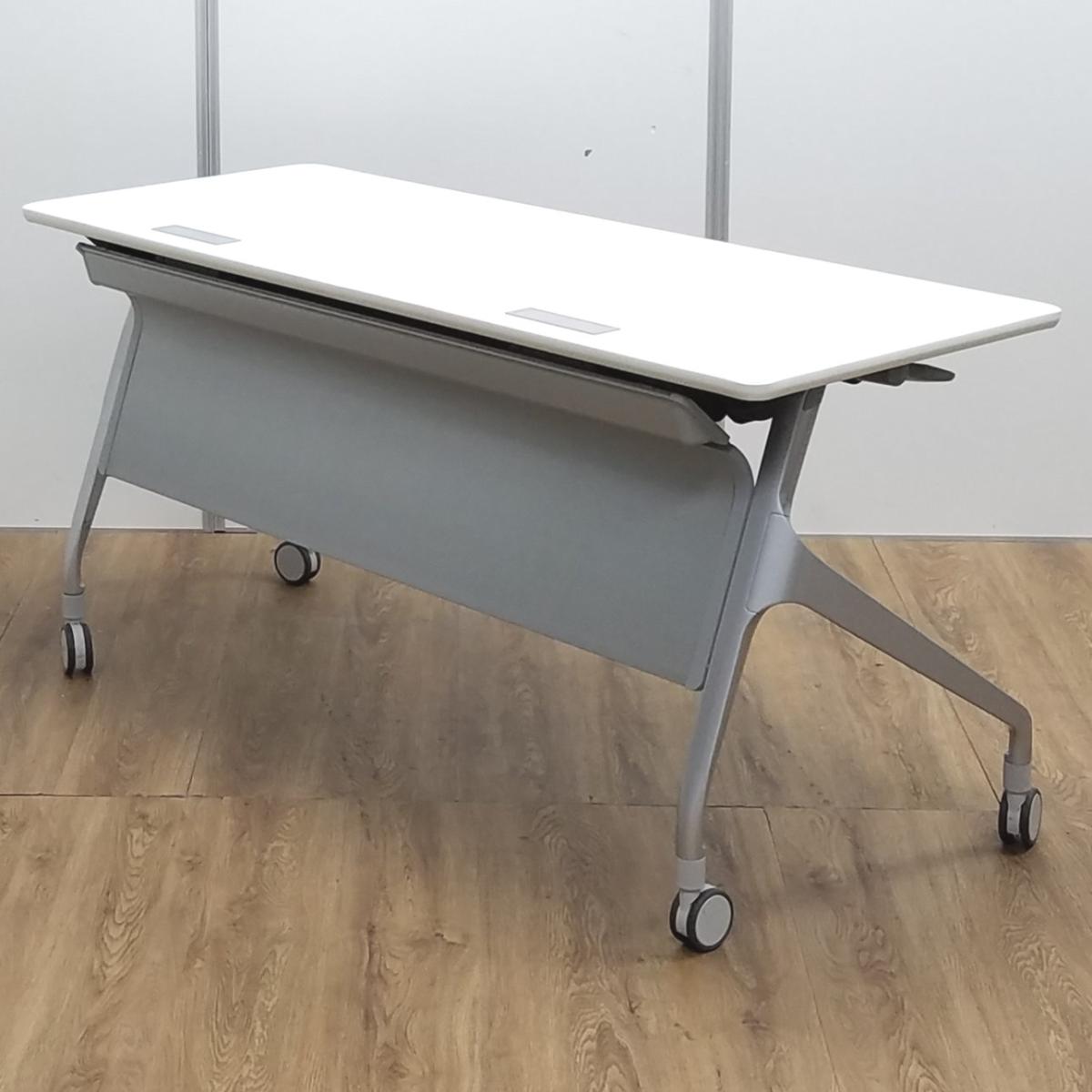 コクヨ製　エピファイ(EPIPHY)　ホワイト　幕板付　サイドスタック　W1500xD600xH720サイズ　便利な平行スタックテーブルを人気のホワイト色で！　大型キャスターで移動がスムーズ！　W1500サイドスタックテーブル！！
                        エピファイ
                                    中古
            