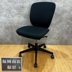 イトーキ製のオフィスチェア【プラオシリーズ】が入荷しました！＊福岡市拠点の「オフィスバスターズ福岡南店」は、福岡はもちろん、岡山・広島エリアにも対応しています。中古オフィス家具・チェア・デスク・複合機など一式手配可能。各地に特化した在庫とワンストップ対応で、起業・移転・レイアウト変更にしっかり対応し、岡山・広島でも安心の選択肢をご提供します。＊