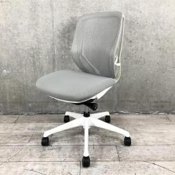 【前傾チルト機能付き】【オカムラ製品で最も人気を集める高機能メッシュチェア！】■オカムラ（okamura）製　シルフィ（Sylphy）チェア　肘無し　ローバック　背面メッシュ　■グレー【弊社使用欄：A01027532】【ID】
