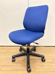 【3脚入荷！】【2025.08.07入荷予定】イトーキ　トルテ　ローバック　肘無　オフィスバスターズ　梅田本店