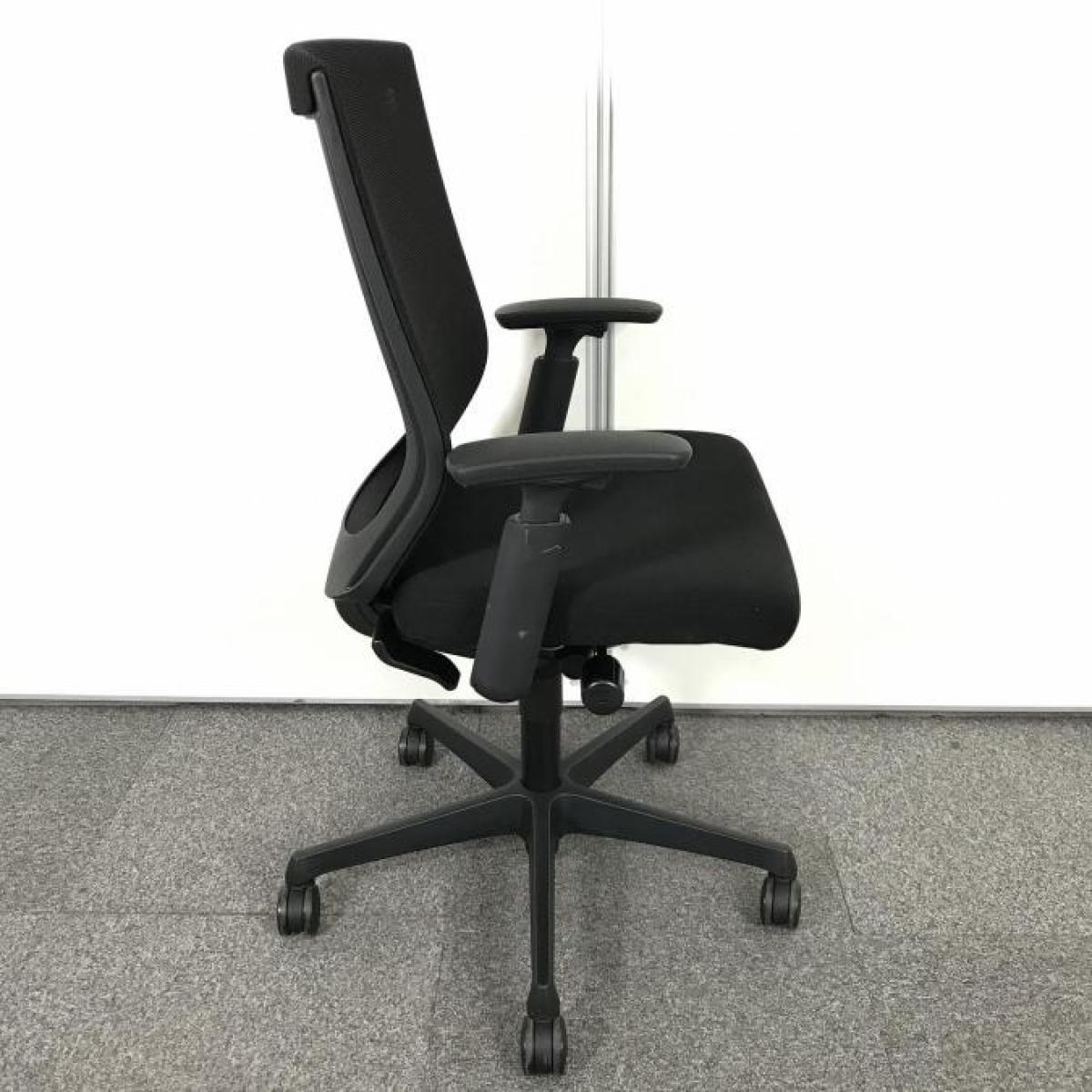 ガムラツイスト 中古】エスクード C497ZR 6802 オカムラ/okamura 肘付ハイバック