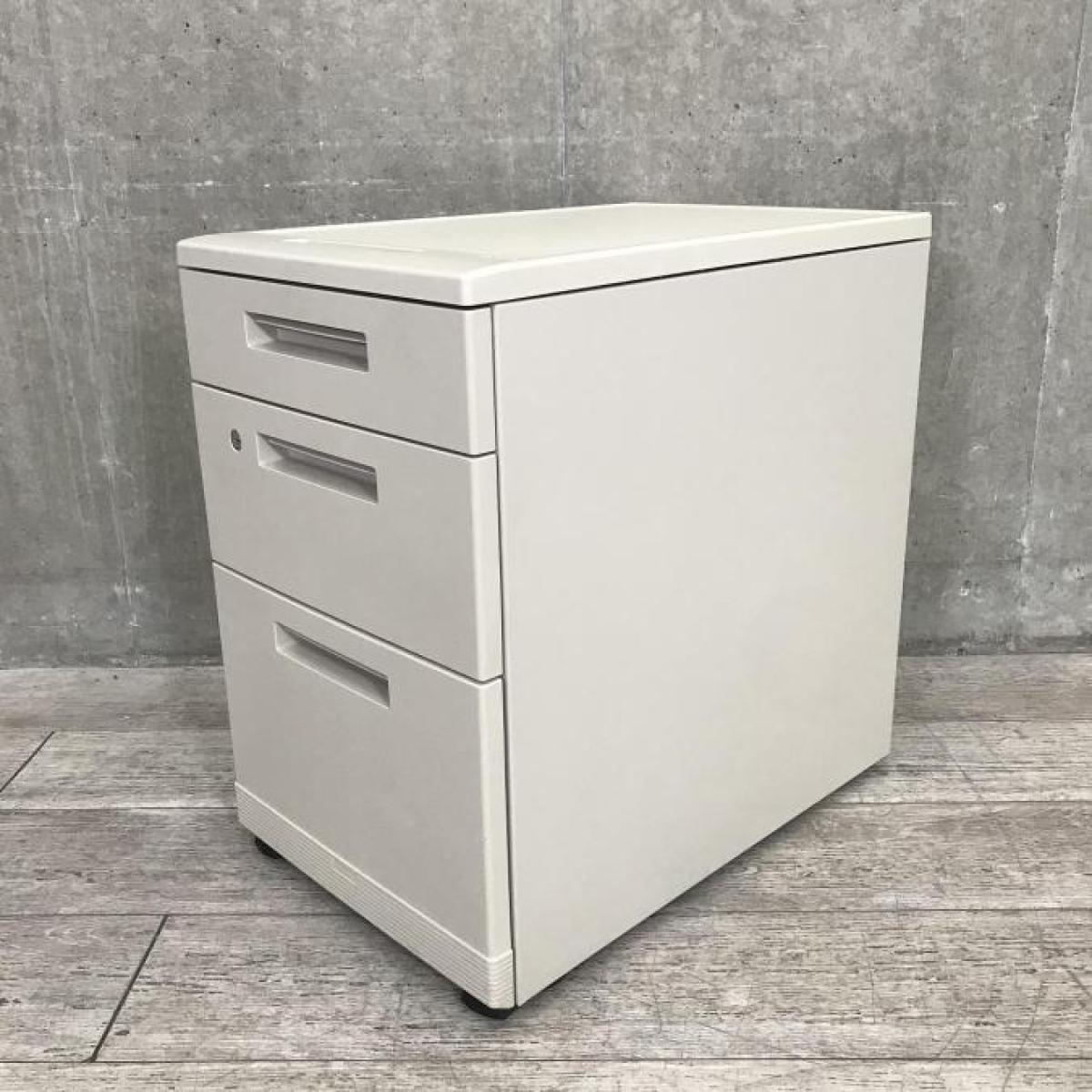 【小物からA4ファイルまで沢山収納可能な３段ワゴンの入荷！】■コクヨ（KOKUYO）製　MXシリーズ　3段ワゴン　デスクインワゴン　H610㎜　■シリンダー錠　■ニューグレー
                        MX
                                    中古
            