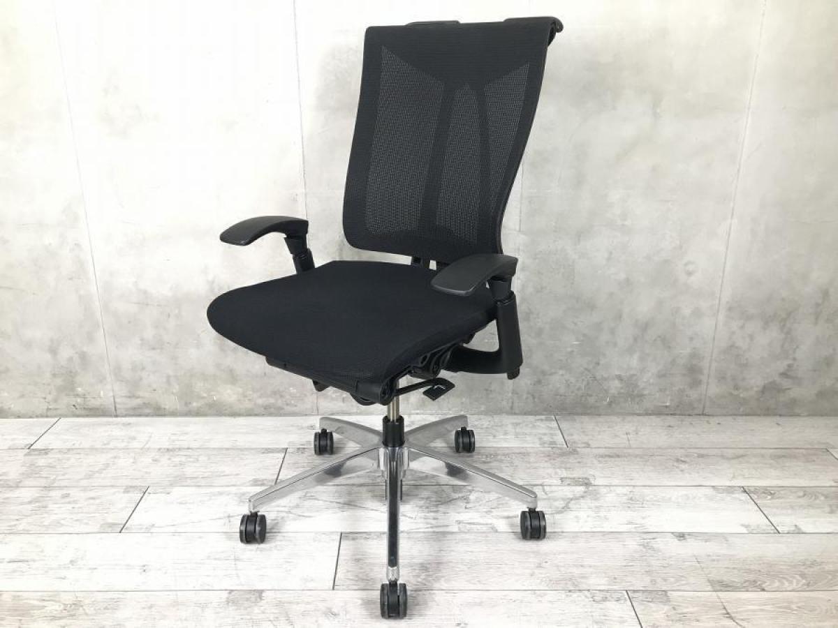 【在庫入替セール品】【座るとわかる快適さ・骨盤にしっかりフィットする！チェア自らが動き座る人の体を支える「おもてなし」の心を体現した高級チェア！ 】■イトーキ製（ITOKI）　セレーオチェア (celeeo)　肘付き　ハイバック　■メッシュ背面　■可動肘　ハンガー付　■ブラック【弊社使用欄：A01020506】【KN】
                        セレーオチェア
                                    中古
            