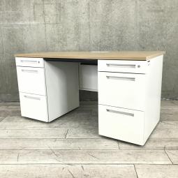 上長席用に大人気！広々使えるデスクならこちらがおすすめ！PC等のOA機器が使用しやすい配線コード付き仕様！
■イトーキ/CZR/ナチュラル　幅1400mm