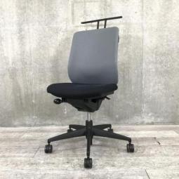 【コスパ最強な国内メーカーの一級品チェア！】■コクヨ（KOKUYO）　ベルガー（BELGER）　ローバック肘無し　クッションタイプ　■ハンガー付き　■背：スレートグレー / 座：ブラック【T8】