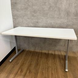 【南】【訳アリ】オカムラ製のミーティングテーブル【8177シリーズ】が入荷しました！　※福岡倉庫商品　＊福岡市拠点の「オフィスバスターズ福岡南店」は、福岡はもちろん、岡山・広島エリアにも対応しています。中古オフィス家具・チェア・デスク・複合機など一式手配可能。各地に特化した在庫とワンストップ対応で、起業・移転・レイアウト変更にしっかり対応し、岡山・広島でも安心の選択肢をご提供します。＊