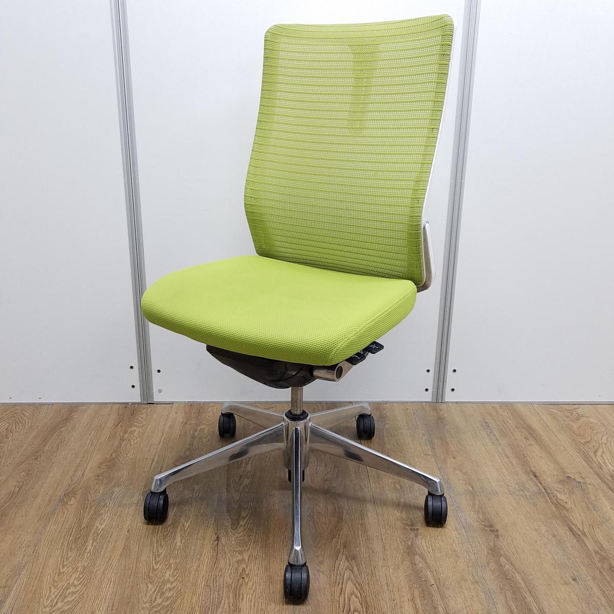 【商品入替のため、残り1脚限り】オカムラ製　コーラル　ライムグリーン　背もたれメッシュ仕様　ハンガー付　ポリッシュ脚　ホワイトフレーム　　美しいデザインの快適メッシュ！　肘無しハイバックチェア！！
                        コーラルメッシュ
                                    中古
            