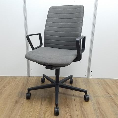 【中古】ファブレ クッション  コクヨ（KOKUYO） 肘付ハイバックチェア