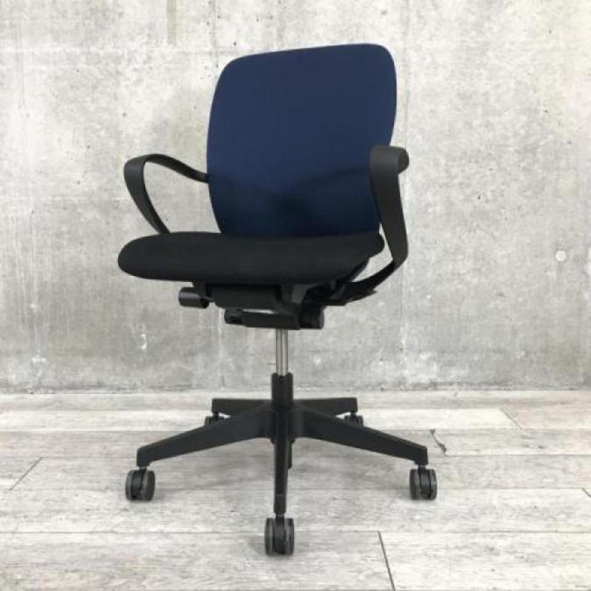 【限定1脚】/イトーキ製　ツートンカラー　ブラック×ネイビー　固定肘付　オフィスチェア　上下昇降チェア　回転椅子　事務椅子　福岡　中古　安い　格安
                        フルゴ
                                    中古
            