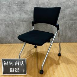 イトーキ製のミーティングチェア/ネスティングチェア【マノスシリーズ】が入荷しました！ ＊福岡市拠点の「オフィスバスターズ福岡南店」は、福岡はもちろん、岡山・広島エリアにも対応しています。中古オフィス家具・チェア・デスク・複合機など一式手配可能。各地に特化した在庫とワンストップ対応で、起業・移転・レイアウト変更にしっかり対応し、岡山・広島でも安心の選択肢をご提供します。＊