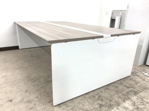【倉庫在庫品】オカムラ製・『フリーウェイ』入荷!!【W1400】タイプ！2人使用で、一人使用サイズがw1400で使用でき広々お使い頂けます。解放感とコミュニケーションをアップさせてくれるデザイン！また、グッドデザイン賞受賞！テラス風オシャレなオフィスに！！　オフィスバスターズ　梅田本店