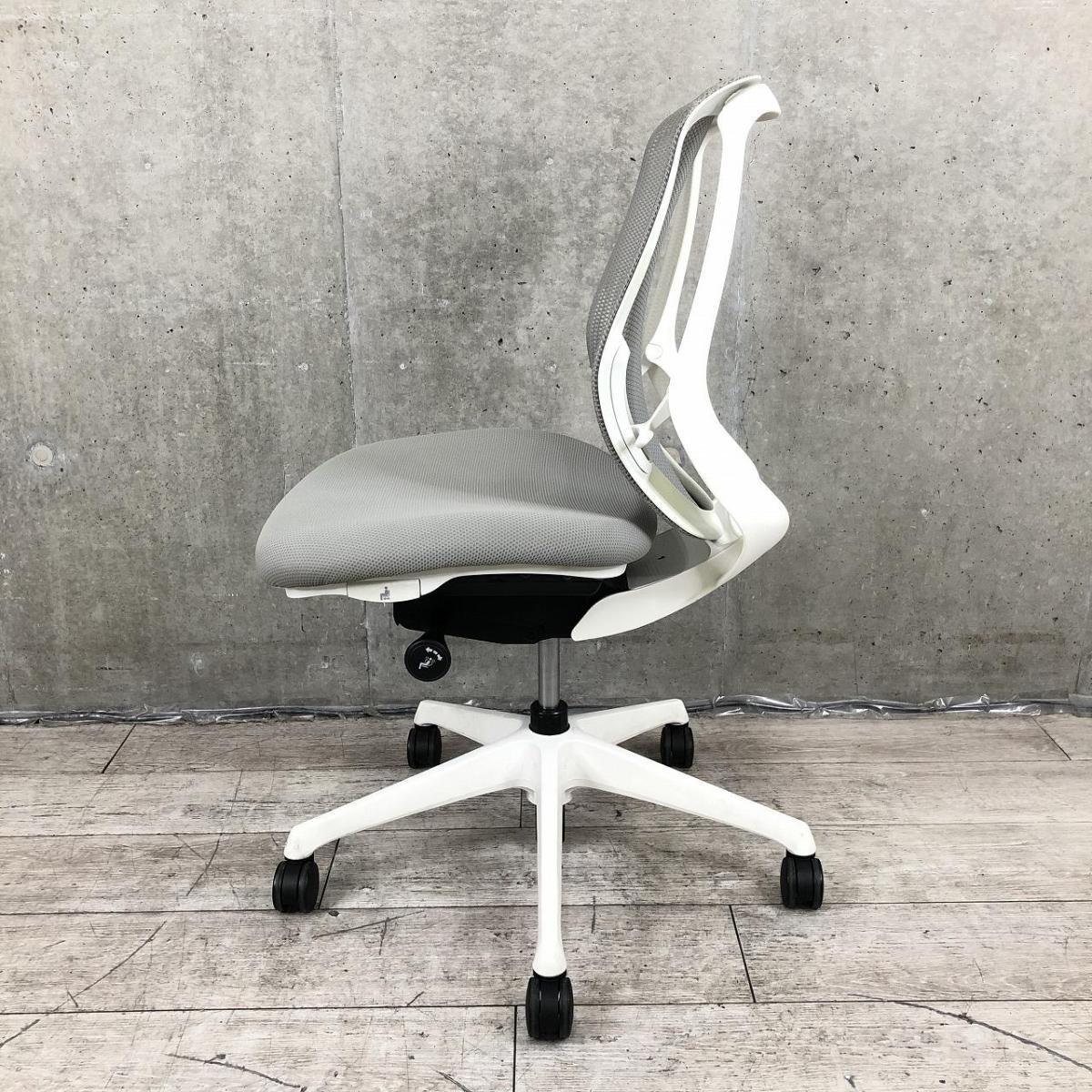 オカムラ シルフィー 肘無しローバック 背メッシュ ライトグレー