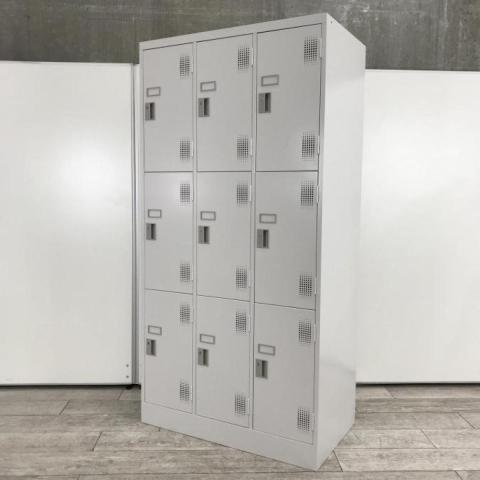 増員・入替や従業員の多い会社様に大人気！9人更衣ロッカー(3列×3段)入荷！小物・シューズロッカーなど使い方様々！
■豊国工業/TLKロッカー/ライトグレー　多人数用ロッカー　シリンダー錠