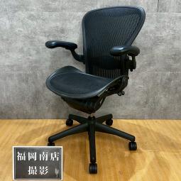 【WEB➀】ハーマンミラー製の大人気オフィスチェア【アーロン/ブラック/肘付き※リクライニング時若干の異音有品】が入荷しました！　＊福岡市拠点の「オフィスバスターズ福岡南店」は、福岡はもちろん、岡山・広島エリアにも対応しています。中古オフィス家具・チェア・デスク・複合機など一式手配可能。各地に特化した在庫とワンストップ対応で、起業・移転・レイアウト変更にしっかり対応し、岡山・広島でも安心の選択肢をご提供します。＊