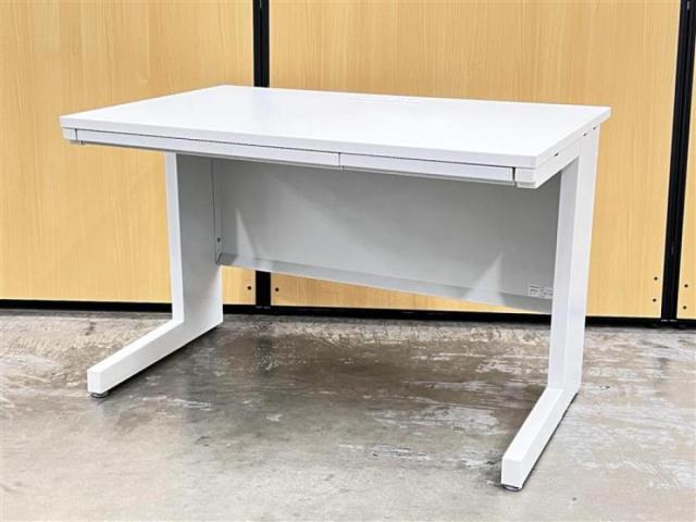【在庫入替セール品】【便利なコンセント付きのホワイトデスク！幅1100でコンパクト！】■ウチダ/スカエナシリーズ/平デスク/引出し付き/W1100/D700mm/ホワイト/コンセント付/オススメ(おすすめ) /人気商品【弊社使用欄：A00979971】【KN】