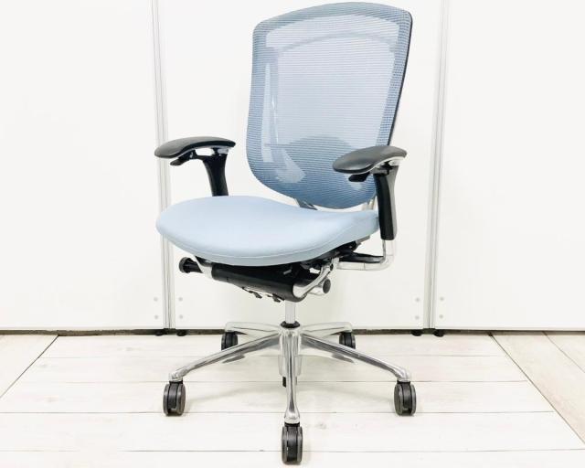 【入替セール品につき特価】■オカムラ　コンテッサ　■ライトブルー　■座：クッション　背：メッシュ　■可動肘