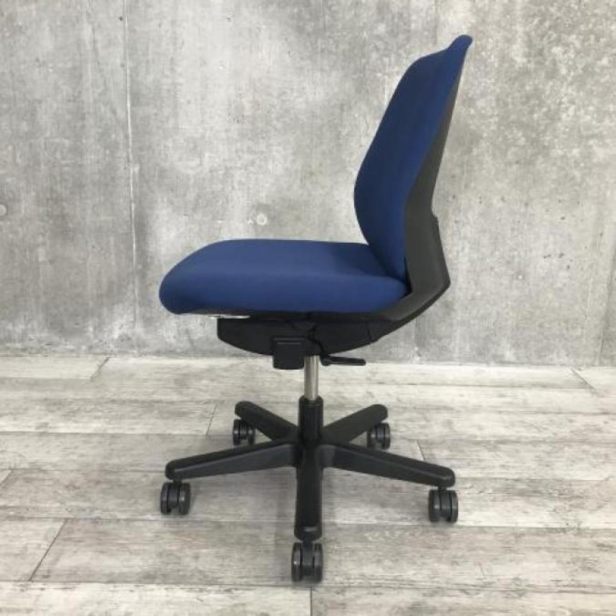 ITOKI★トルテチェア★美品★肘付き★定価約6万円 中古】トルテチェア イトーキ/ITOKI 肘無ローバックチェア