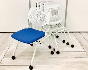 【セット商品（チェア×４脚）】多目的チェア ミーティングチェア ４本脚 ホワイト  オススメ(おすすめ) 大人気  ・Okamura/オカムラ ・Runa/ルナ ※横浜本店撮影画像※