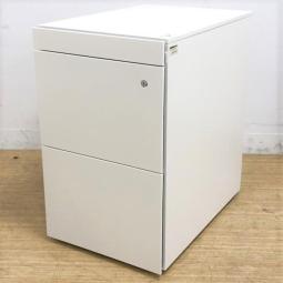 イトーキ　インステート　3段ワゴン　表面フラットが特徴的でスタイリッシュ　サイドラッチ　A4ファイルが2段分収納可能　キャスターロック付き　※写真はロックなしのものを使用しています