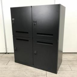【在庫入替セール品】【スタイリッシュなブラックカラー！】■オカムラ（okamura）製　4人用メールロッカー　パーソナルロッカー　■ダイヤル錠　■投函口付　■ブラック【固定席を持たないモバイルワーカーにもオススメ！】