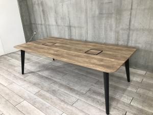 カフェ風オフィスにもマッチするデザイン性抜群の大型テーブルが入荷！大人気のミーティングシリーズ！リフレッシュルームや応接室にもおすすめ！
■オカムラ/ライブス（Lives）/木目調　四つ脚タイプ