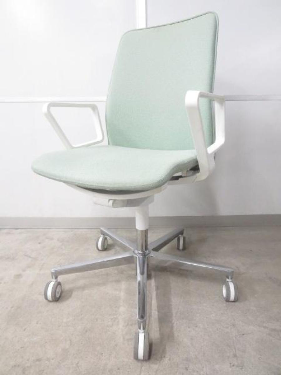 【インテリア発想から生まれた人気タスクチェアー！　オフィス空間を優しく演出するグリーンカラー！】■コクヨ(KOKUYO)製　■ファブレ(FABRE)チェア　■サークル肘　■ファブリックタイプ　■ポリッシュ脚 【入替セールにつき30%OFF！】
                        ファブレ クッション
                                    中古
            