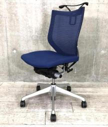【在庫入替セール品！】【長時間のデスクワークを快適にサポート！】■オカムラ　バロンチェア　ダークブルー　ハンガー付　■人間工学に基づいた快適設計！ワンランク上のワーキングチェア！【Okamura　Baron】★【AD】