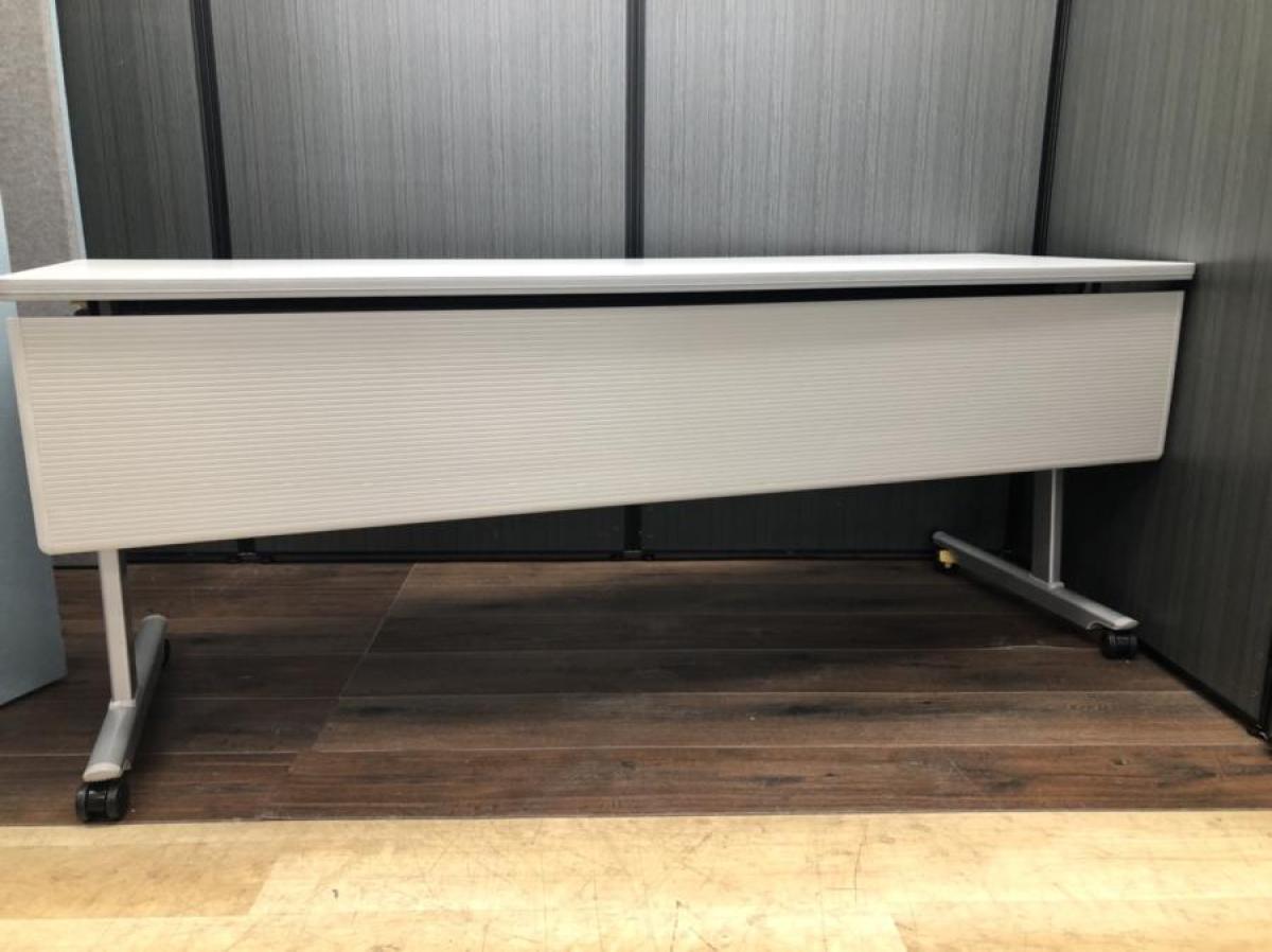 【使い方自由自在！フレキシブルに活躍！】■コクヨ　リスマシリーズ　サイドスタックテーブル　W1800×D450mm　天板ニューグレー　折りたたみテーブル【KOKUYO　LISMA】
                        リスマ
                                    中古
            