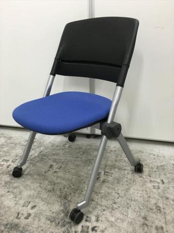 【中古4脚セット】クラスヴィッグ Nett Armless チェア ホワイト 中古4脚セット】クラスヴィッグ Nett Armless チェア ホワイト