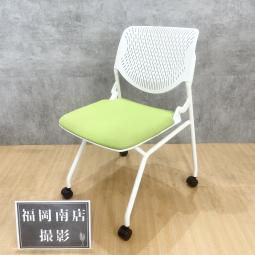 【南】オカムラ製のネスティングチェア【ルナシリーズ】が入荷！＊福岡市拠点の「オフィスバスターズ福岡南店」は、福岡はもちろん、岡山・広島エリアにも対応しています。中古オフィス家具・チェア・デスク・複合機など一式手配可能。各地に特化した在庫とワンストップ対応で、起業・移転・レイアウト変更にしっかり対応し、岡山・広島でも安心の選択肢をご提供します。＊