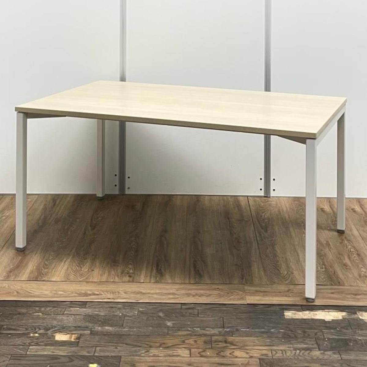 【シンプルで使い勝手のいいW1500ｍｍのミーティングテーブル！】■ウチダ（UCHIDA）製　ノティオ（notio）シリーズ　ミーティングテーブル　4本脚　■W1500×D900㎜　■天板：ナチュラル木目調/脚：ホワイト
                        ノティオ
                                    中古
            