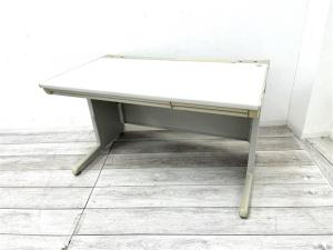 【博】【日焼け有のため特価】性能に問題無　W1200　定番サイズ　オカムラ製　スチール製　オフィスデスク　事務デスク　中古　福岡　格安