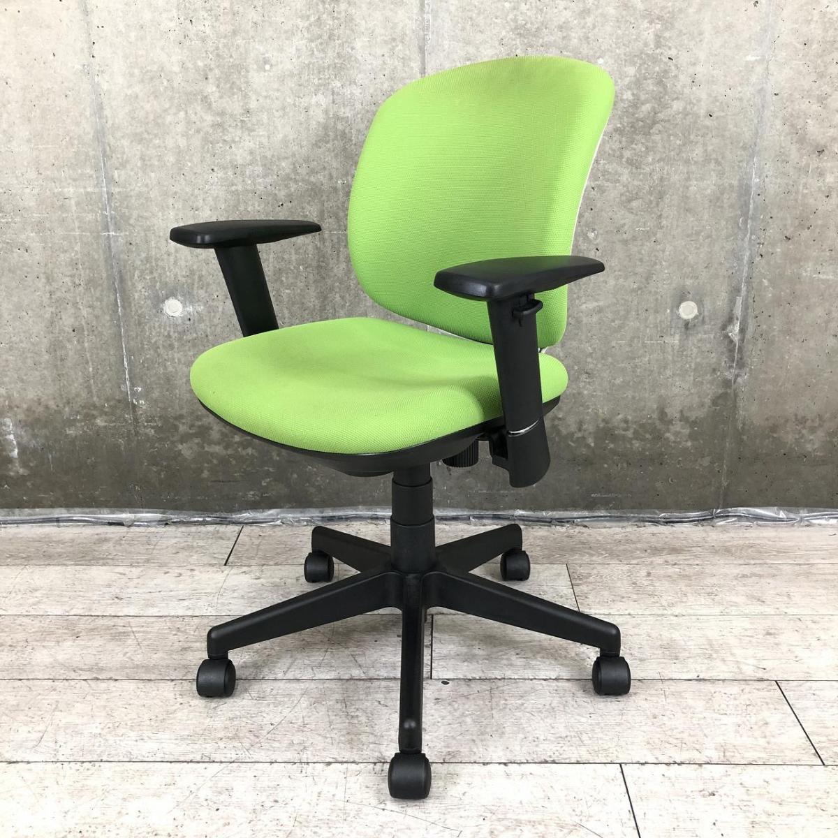 【シンプルなのに上質・座る人を選ばないフィット感！】■プラス製 (PLUS)　プリセア (Presea)　ローバック　肘付き　■可動肘　　■グリーン × シェルホワイト / 脚・肘ブラック 【弊社使用欄：A01019396】【SN】
                        Presea
                                    中古
            