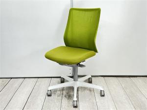 【腰まわりをしっかりホールド！長時間作業も快適フィット！】■ハイバック肘無し　背面メッシュ　グリーン×ブラックフレーム/オカムラ/フルーエント　〈岐阜・愛知・三重・静岡・福井〉