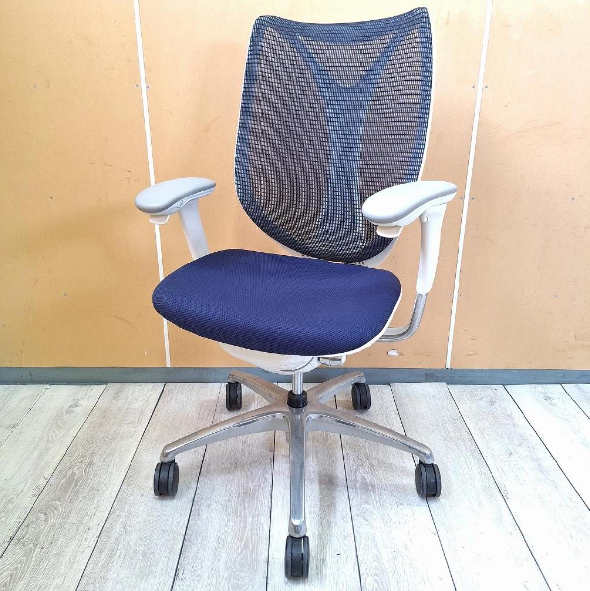 【在庫入れ替えSALE】【上質な座り心地のオフィスシーティング！メッシュで快適に！】 ■オカムラ(okamura)製　サブリナ (Sabrina)　肘付ハイバック　■可動肘　■背もたれメッシュ　■ダークブルー
                        サブリナ
                                    中古
            